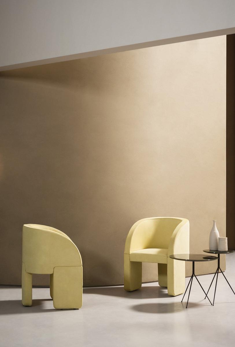 Nabuk easy chair with armrests | Lazybones by Baxter