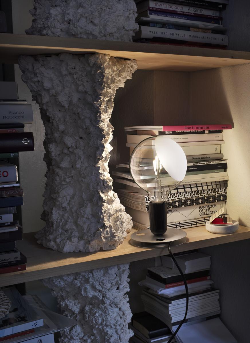 LED direct light sandblasted glass table lamp | Lampadina by Flos