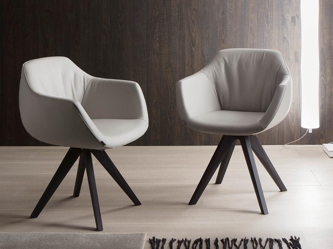 Upholstered chair with armrests | Delia by Ozzio Italia