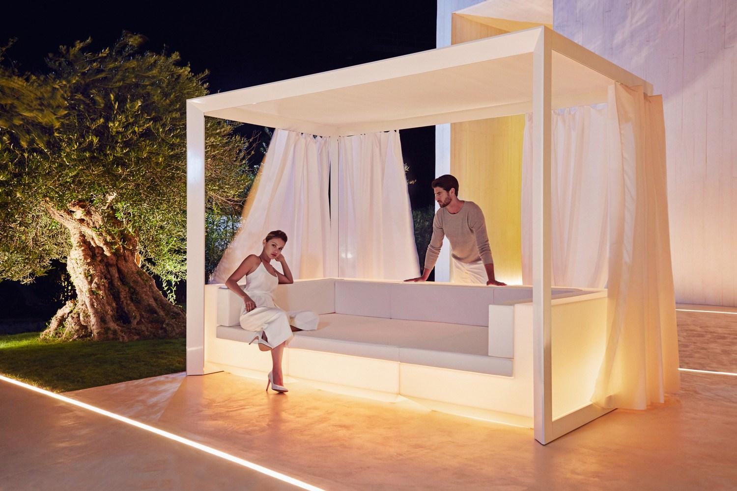 Canopy garden bed | Vela Pavilion by Vondom