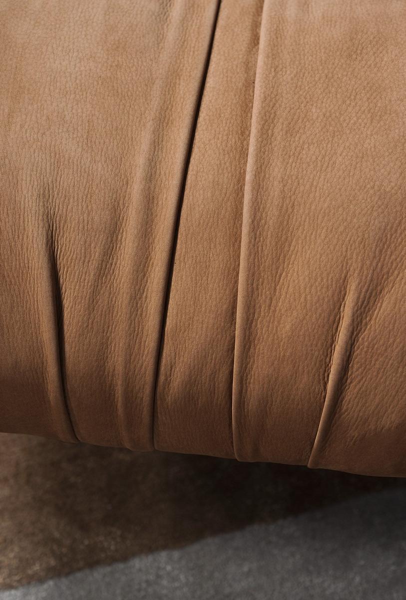 Swivel leather armchair | Marilyn by Baxter