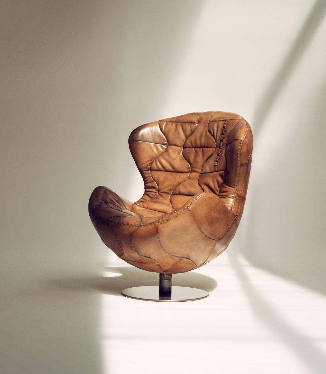 Swivel leather armchair with armrests | Pelè by Mantellassi 1926