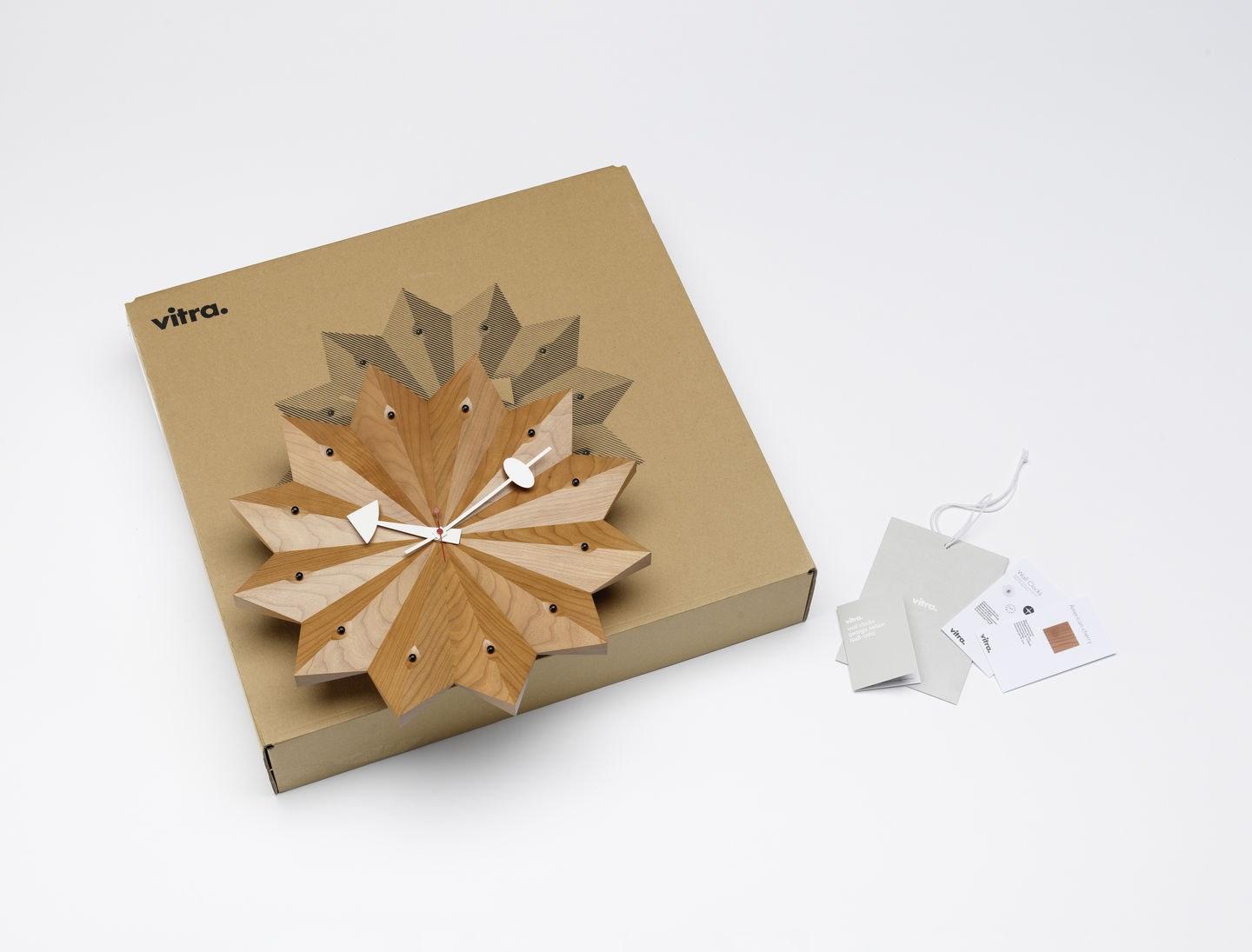 Wall-mounted wooden clock | Fan by Vitra