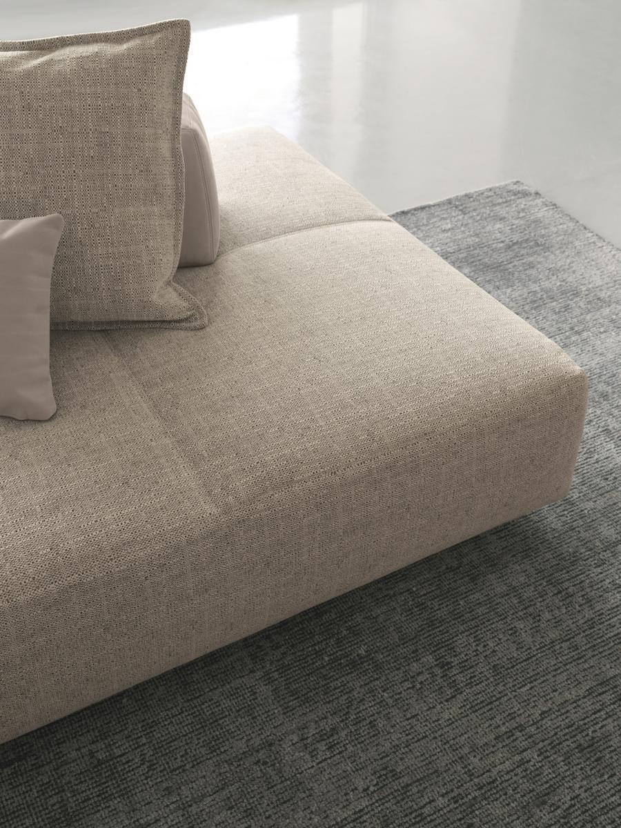 Upholstered modular fabric bench with back | Softbench by Flou