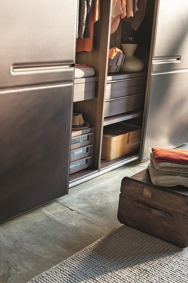 Wardrobe with sliding doors custom | Warm by Lema