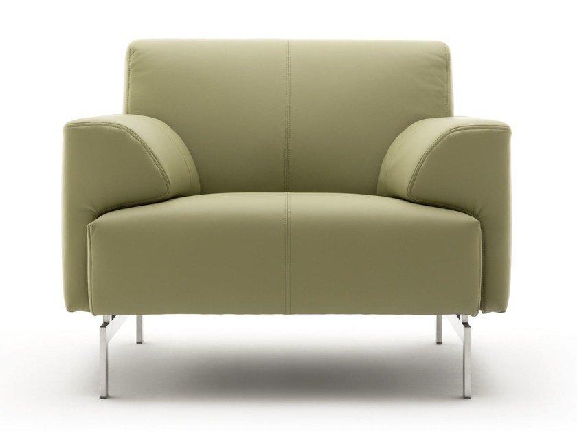 Leather armchair with armrests | 310 by Rolf Benz