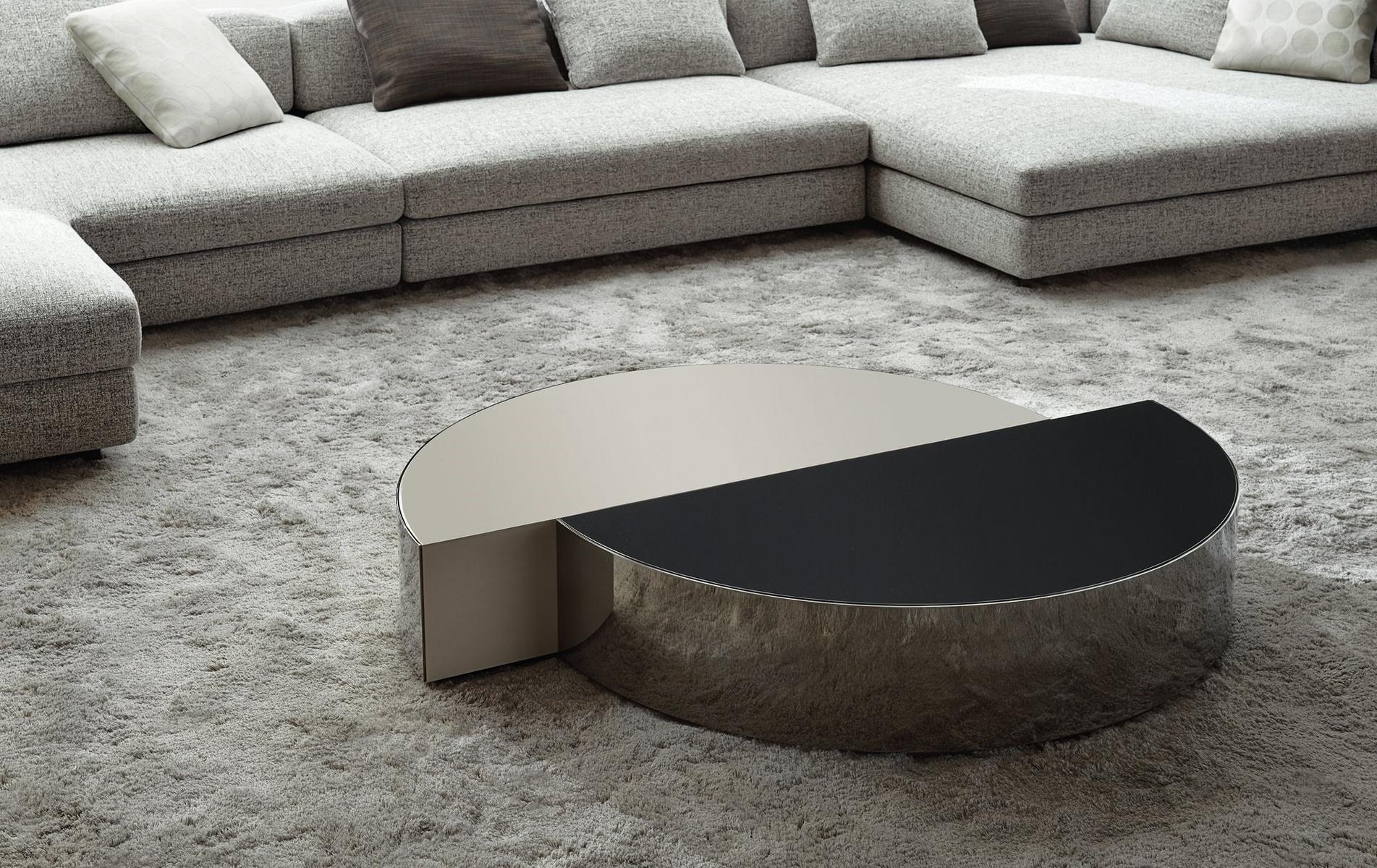 Coffee table | Shields by Minotti