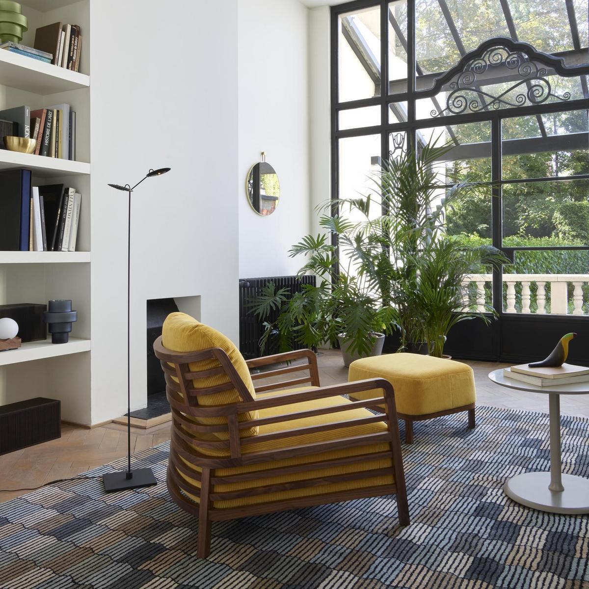 Leather armchair with armrests | Flax by Ligne Roset