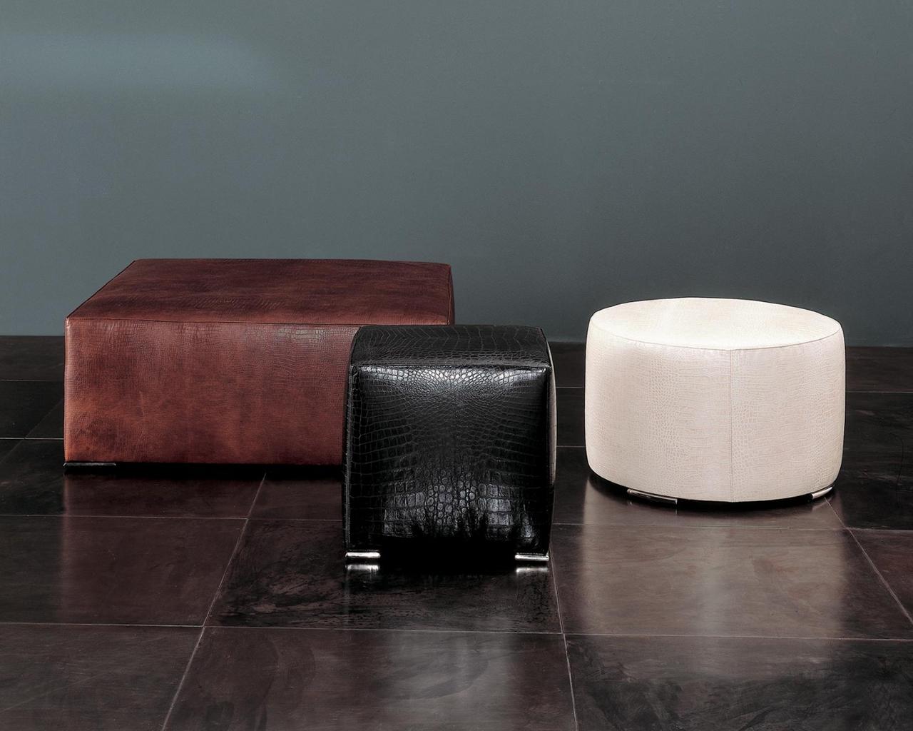 Leather pouf in a luxury style | Form by Rugiano