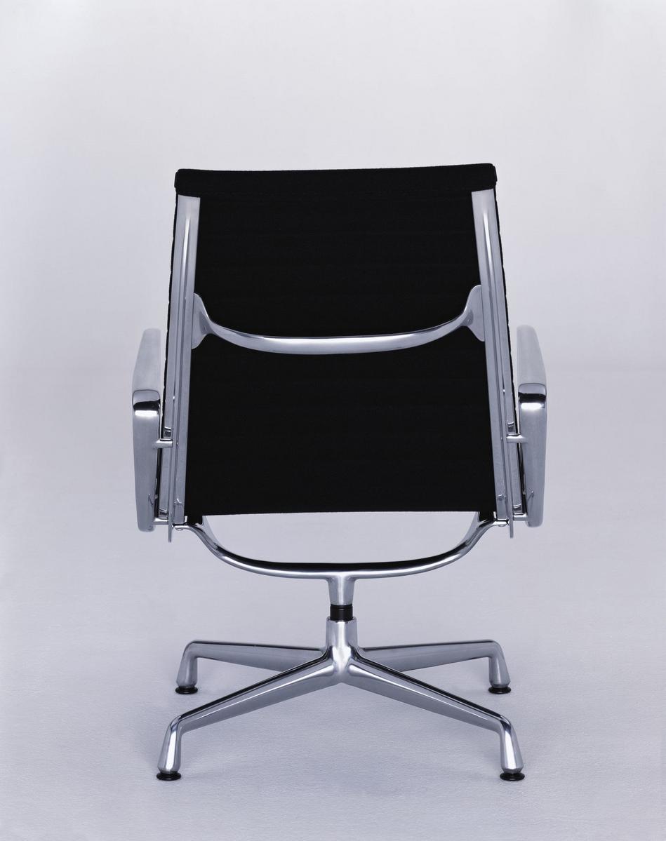 Fabric chair with 4-spoke base with armrests | Ea 115 by Vitra