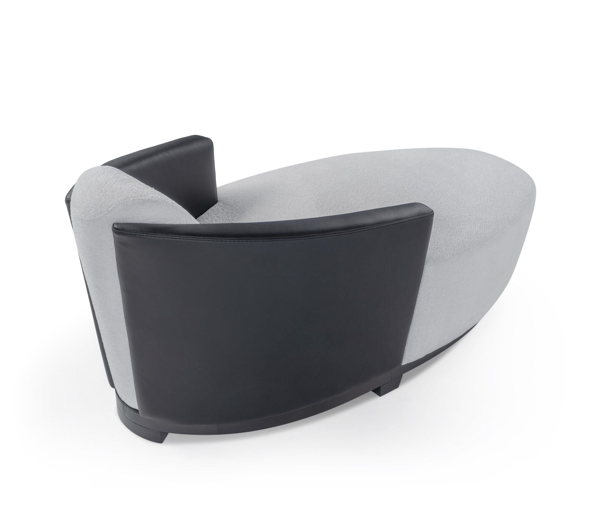 Iconic 'Hotel' chaise-longue with unique asymmetrical design. Offers versatile, stylish comfort with Calia Italia's distinguished character. Perfect for modern living spaces. | Hotel by Calia Italia