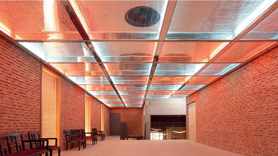 LED direct-indirect light pendant lamp | Altrove by Artemide