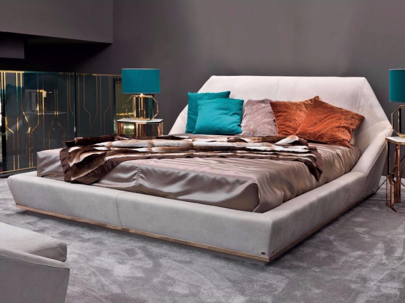 Velvet bed with high headboard | Yume by Longhi