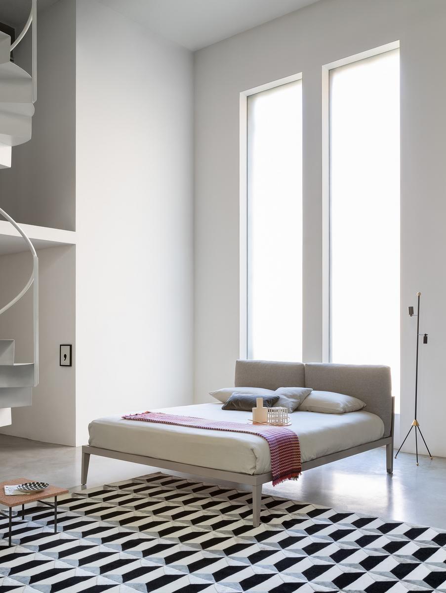 Double bed with upholstered headboard | Moglie E Marito by Bonaldo