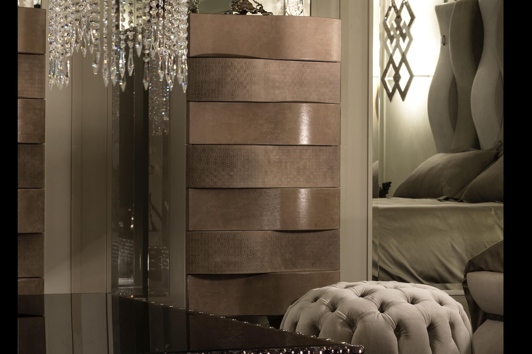 MDF and cowhide chest of drawers | Ola by Mantellassi 1926