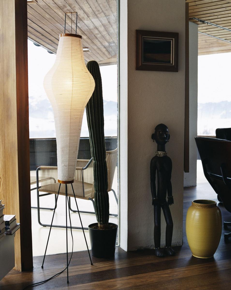 Japanese paper floor lamp | Akari 14a by Vitra