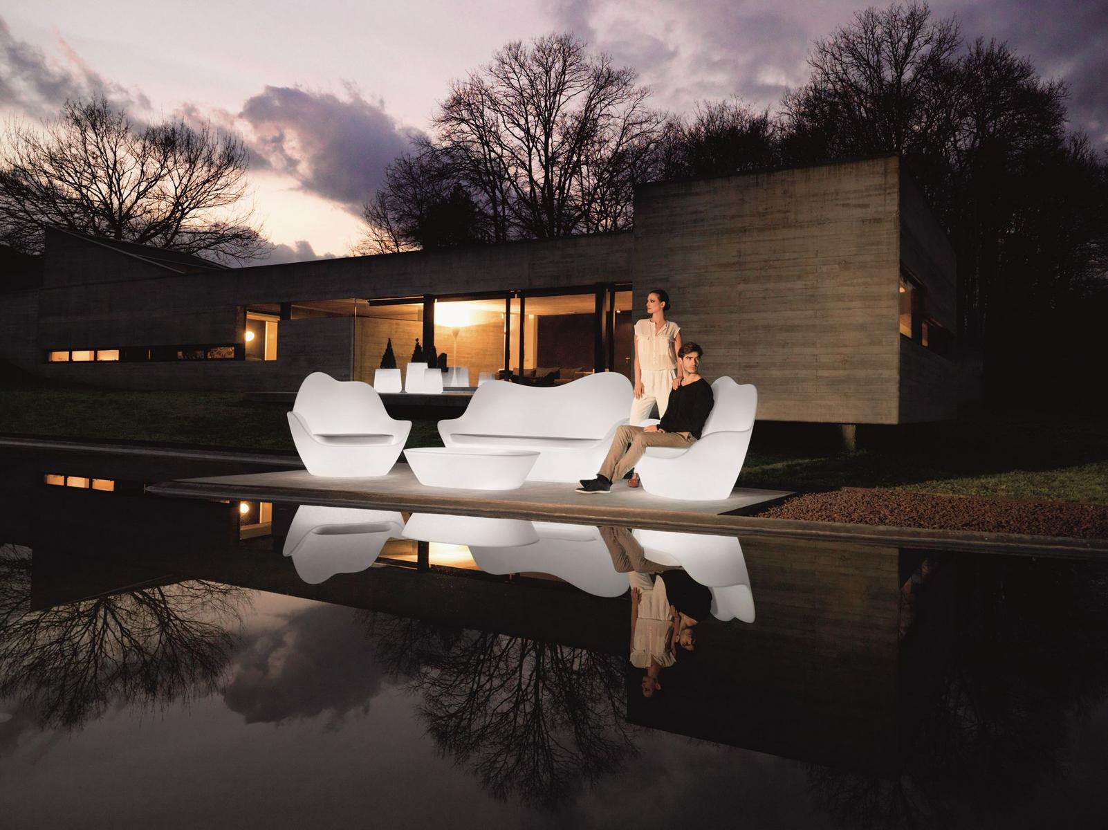 Garden sofa with light | Sabinas by Vondom
