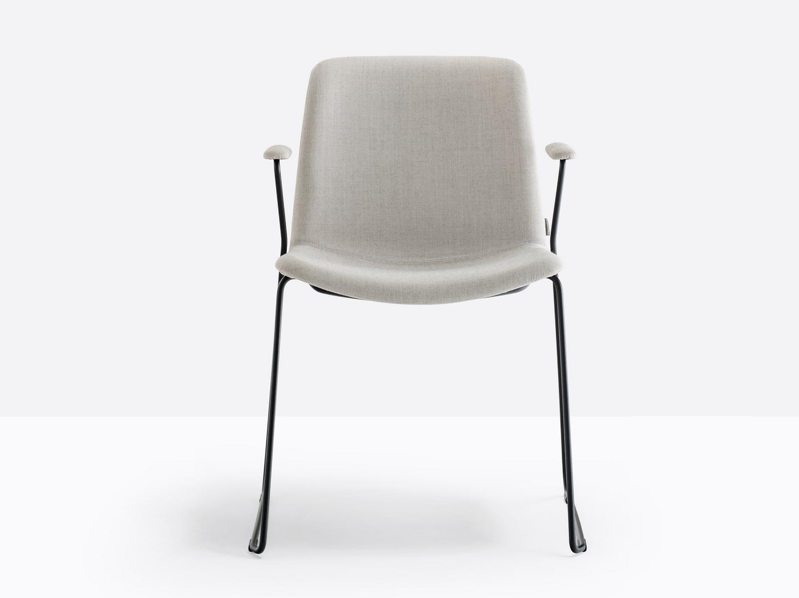 Sled base chair with armrests | Tweet 898/2 by Pedrali