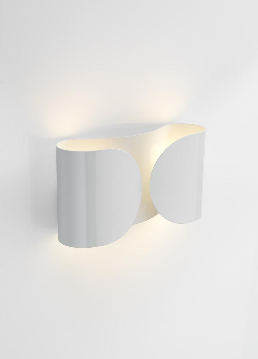 Powder coated steel wall lamp | Foglio by Flos