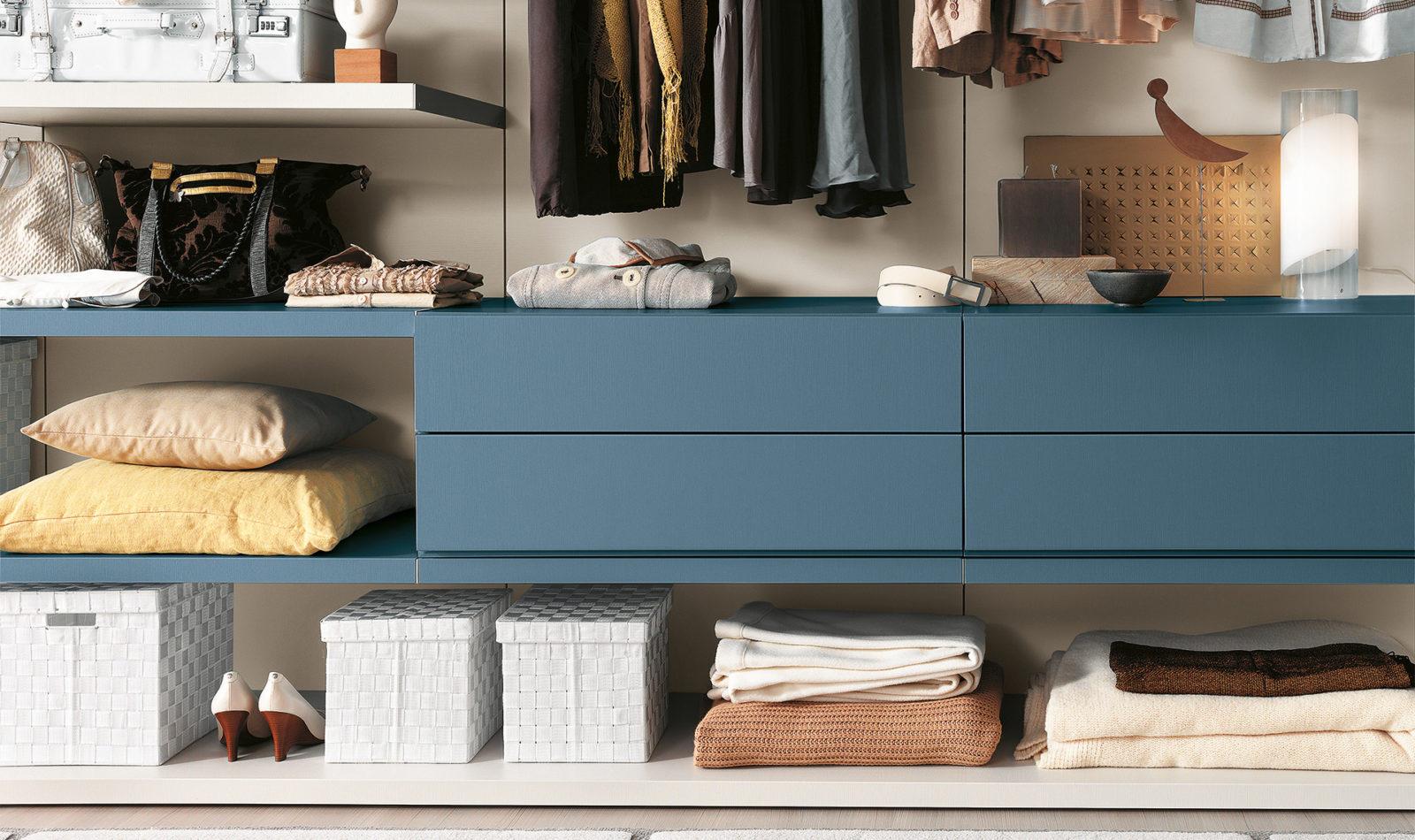 Corner melamine walk-in closet | Store by ALF Dafre