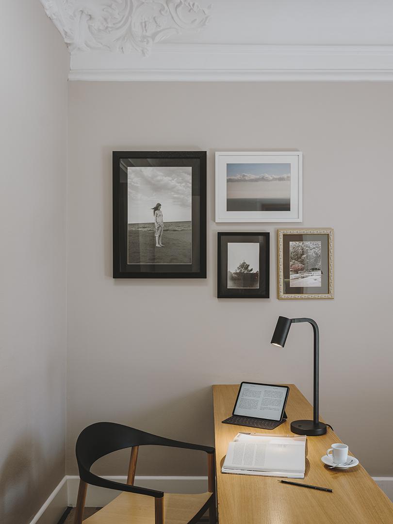 LED direct light metal desk lamp with fixed arm | Simply by Leds C4