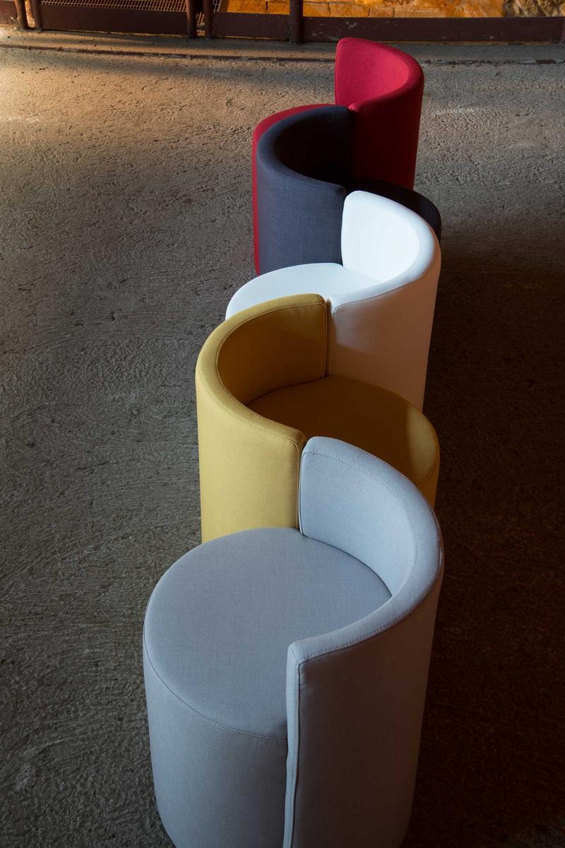 Upholstered fabric easy chair | Percy by Domingo salotti