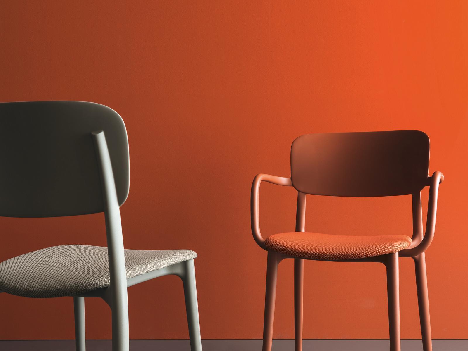 Stackable chair with armrests | Liberty Soft by Calligaris