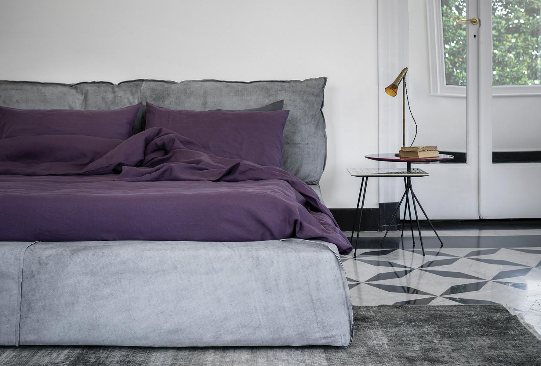 Upholstered leather bed | Paris by Baxter