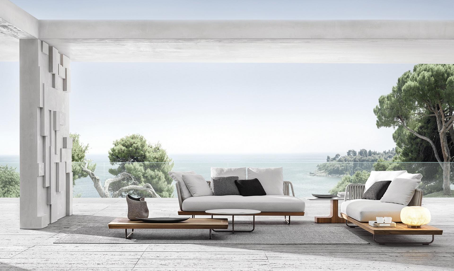 Sled base sectional garden sofa | Sunray by Minotti