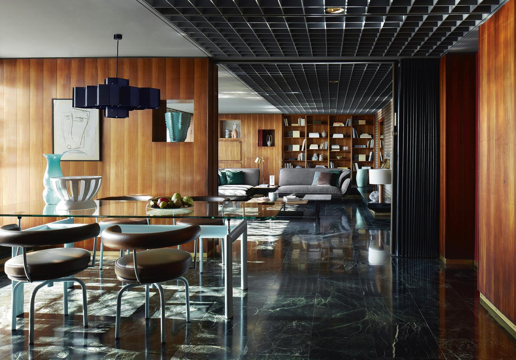 Height-adjustable table | Lc6 by Cassina