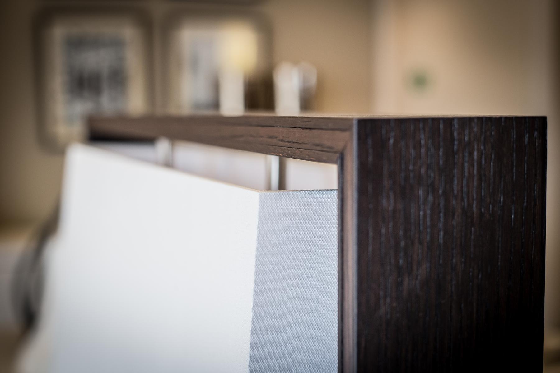 Oak floor lamp | Frame by Contardi