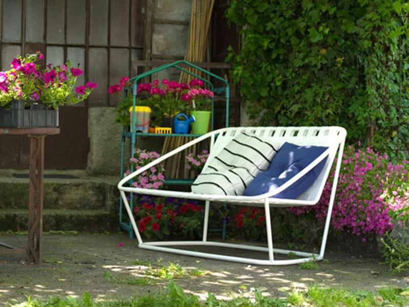 Steel and elastic strapes garden bench | Small Sofa by Arflex