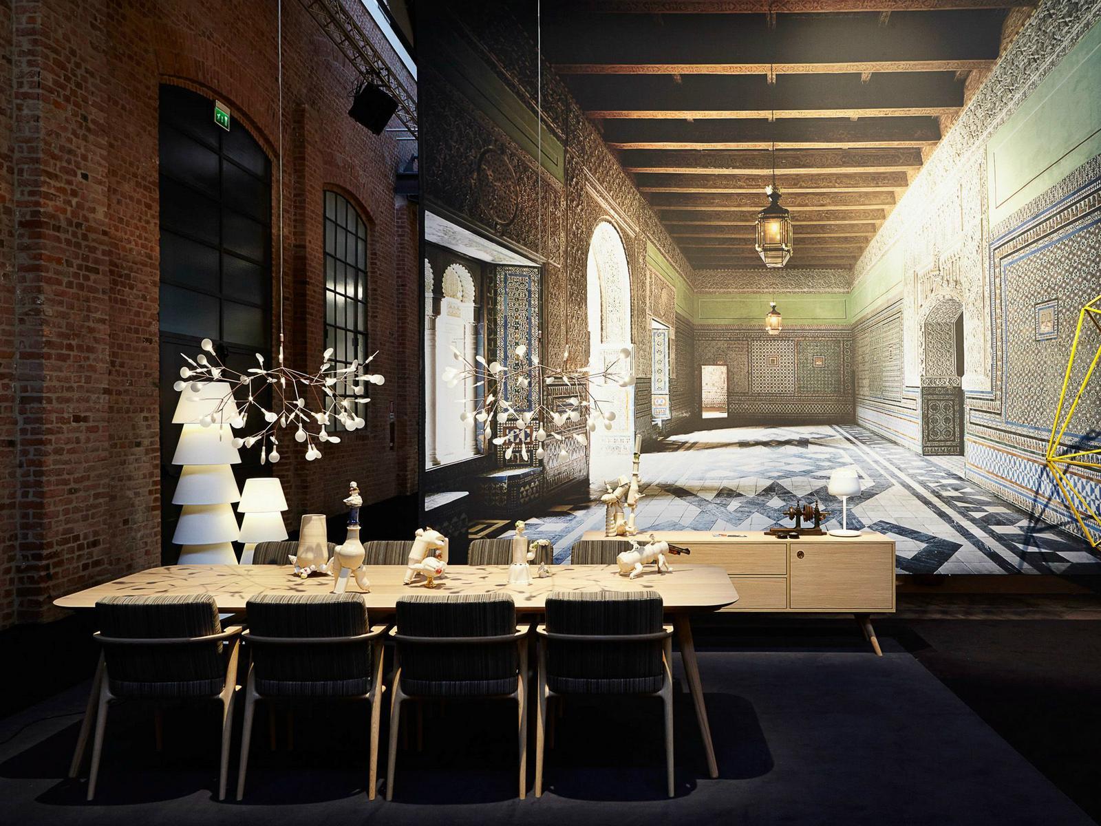 Rectangular oak table | Zio Dining Table by Moooi