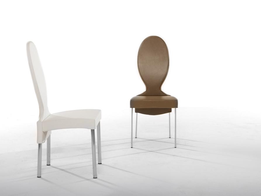 Medallion upholstered leather chair | Vivienne by Tonin Casa