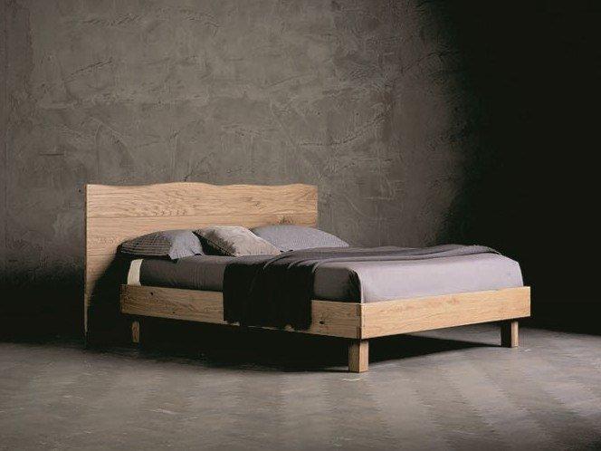 Solid wood double bed | Wood Ring 4 by Altacorte