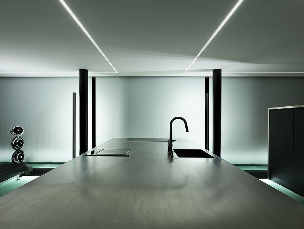 Ceiling mounted extruded aluminium linear lighting profile | Brooklyn Trim by Panzeri