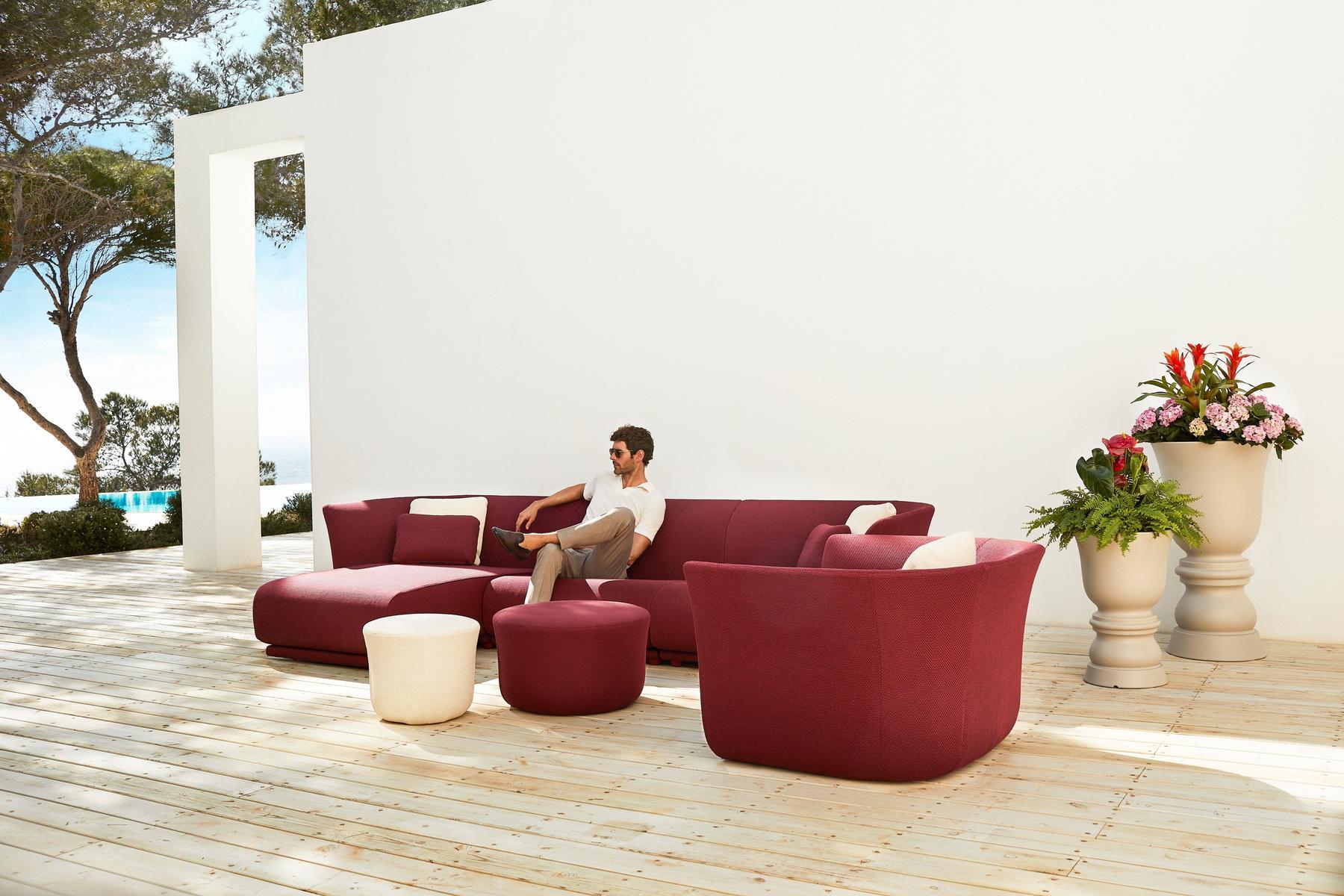 Modular fabric garden sofa | Suave by Vondom