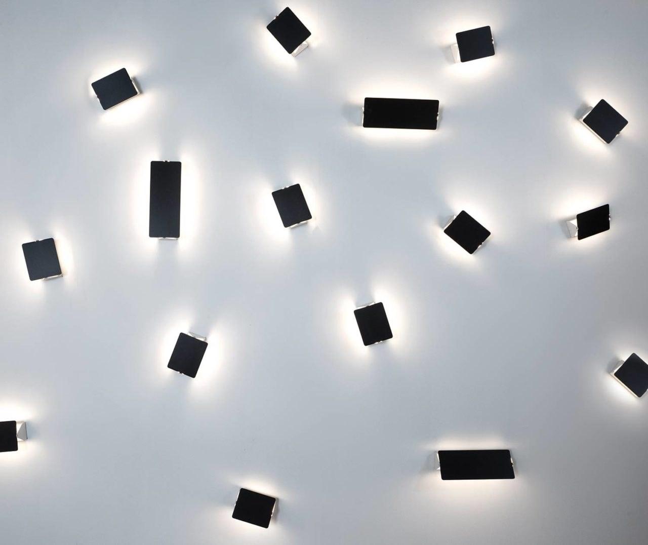 Adjustable aluminium wall lamp | Applique À Volet Pivotant by Nemo