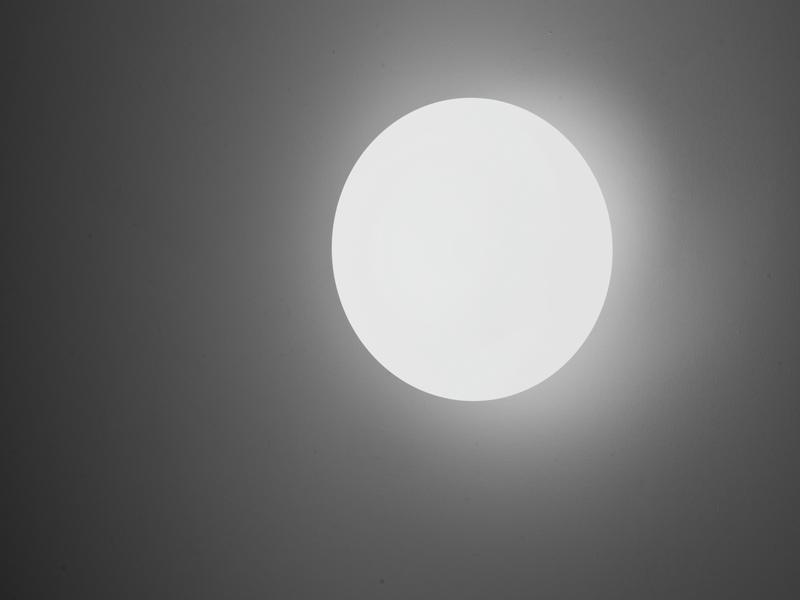 Glass wall lamp | Lumi Poga by Fabbian