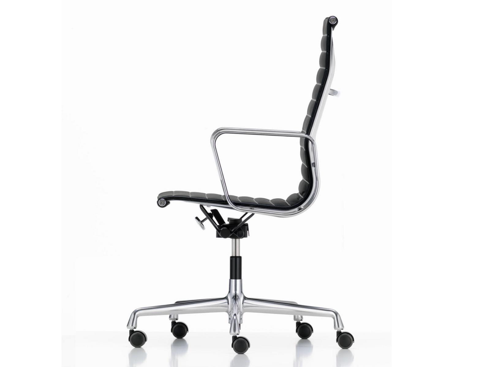 Swivel leather office chair with armrests | Aluminium Chair Ea 119 by Vitra