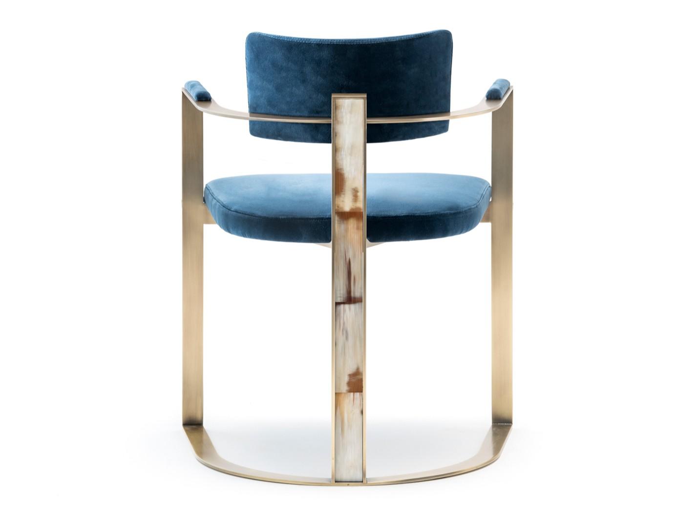 Velvet chair with armrests and burnished metal base | Sveva 6043d by Arcahorn
