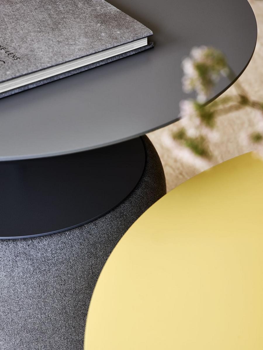 Round coffee table in steel and fabric | Bloom H50 by Midj