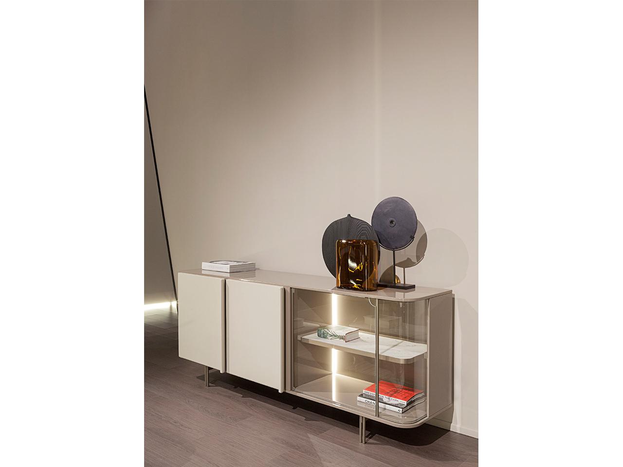 Lacquered wooden sideboard with leather doors | Zero by Turri
