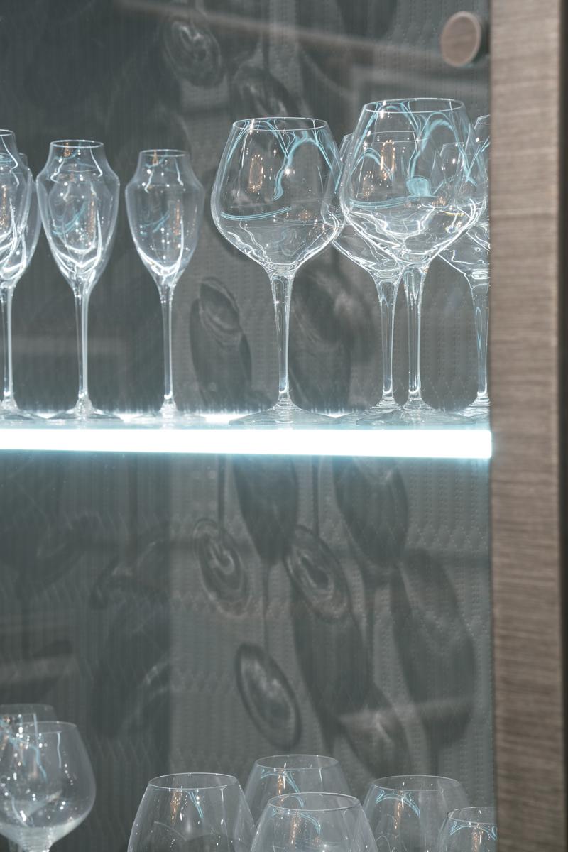 Metal display cabinet with integrated lighting | Estelle by Bruno Zampa