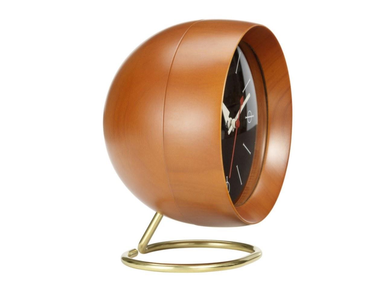 Table-top walnut clock | Chronopak by Vitra