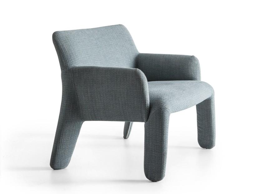 Fabric armchair with armrests | Glove-up by Molteni