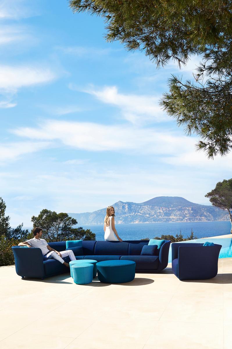 Modular fabric garden sofa | Suave by Vondom