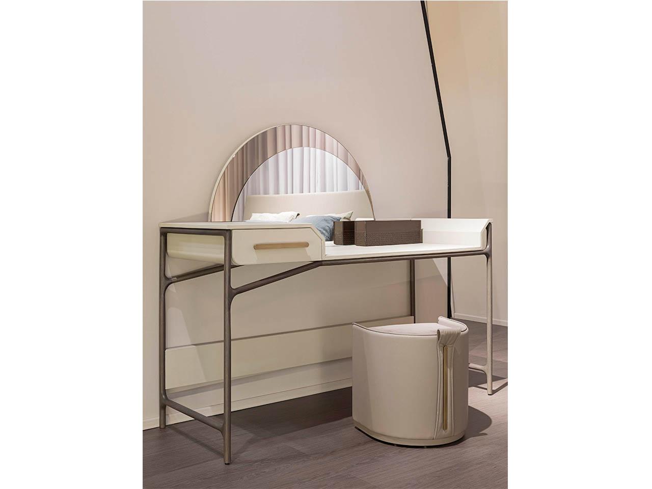 Leather dressing table | Vine by Turri