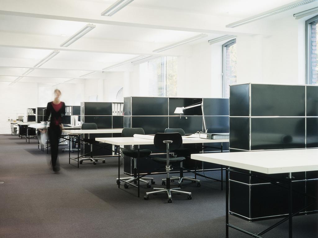 Rectangular laminate workstation desk | Haller Table For Shared Workstations by USM