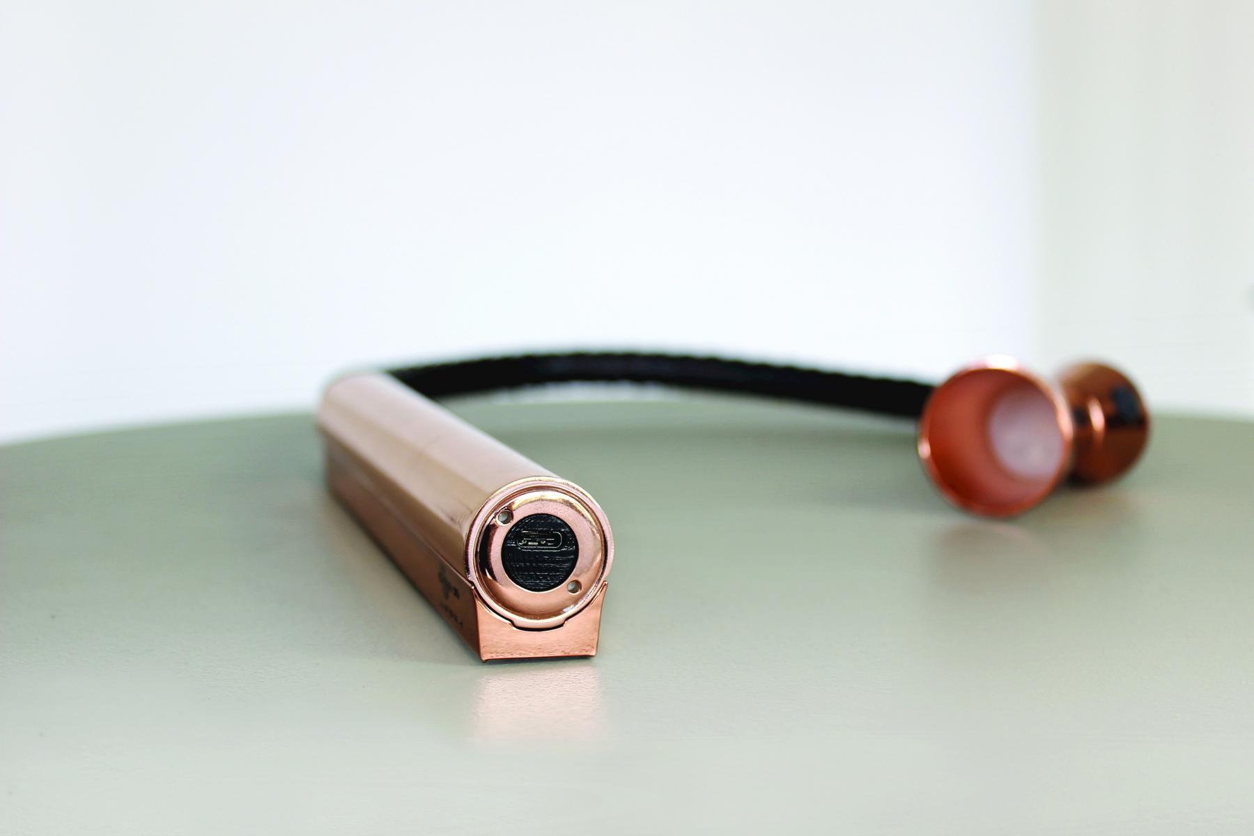 LED desk lamp with USB charging | G+t Battery by Contardi